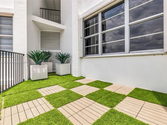 5660 Collins Ave # 2A, Miami Beach FL 33140