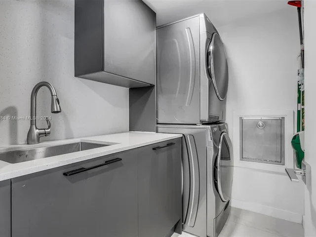 5660 Collins Ave # 2A, Miami Beach FL 33140