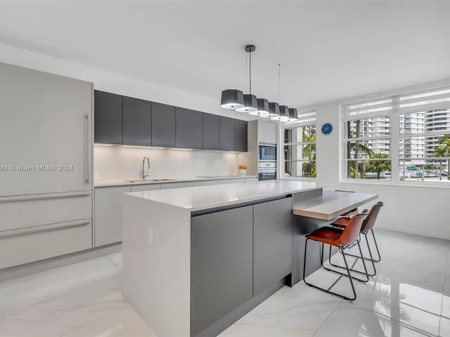 5660 Collins Ave # 2A, Miami Beach FL 33140
