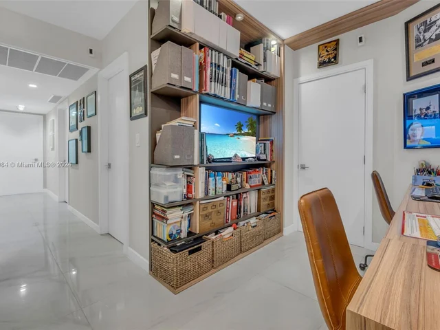 5660 Collins Ave # 2A, Miami Beach FL 33140