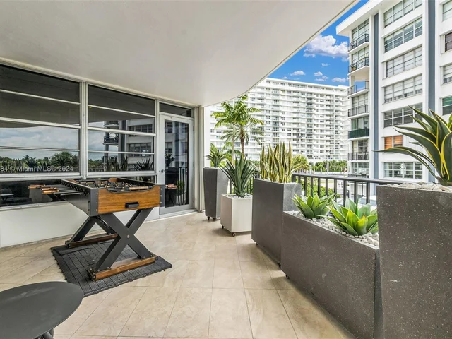 5660 Collins Ave # 2A, Miami Beach FL 33140
