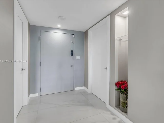 5660 Collins Ave # 2A, Miami Beach FL 33140