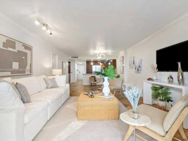 2625 Collins Ave # 809, Miami Beach FL 33140