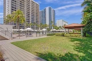 2625 Collins Ave # 809, Miami Beach FL 33140