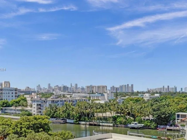 2625 Collins Ave # 809, Miami Beach FL 33140