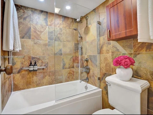 2625 Collins Ave # 809, Miami Beach FL 33140