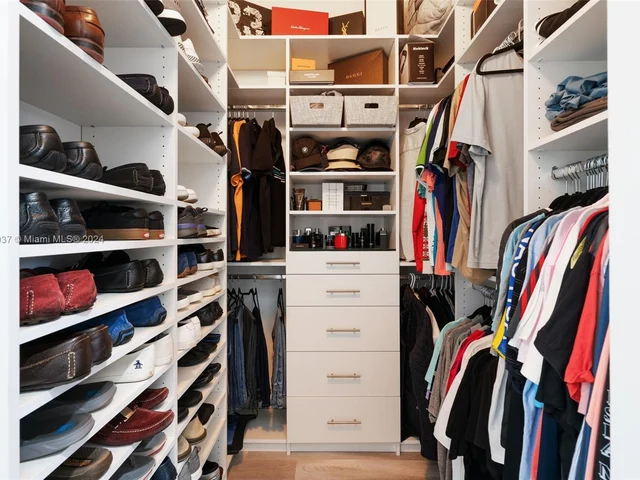 8489 NW 43rd Ct, Coral Springs FL 33065