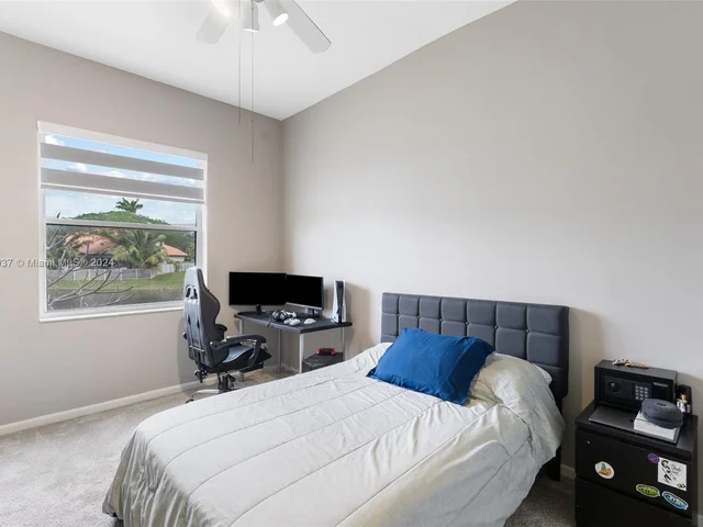 8489 NW 43rd Ct, Coral Springs FL 33065