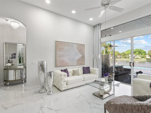 8489 NW 43rd Ct, Coral Springs FL 33065