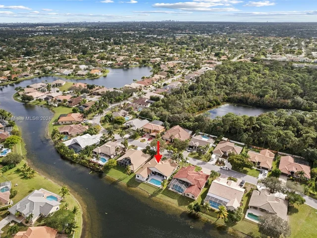 8489 NW 43rd Ct, Coral Springs FL 33065