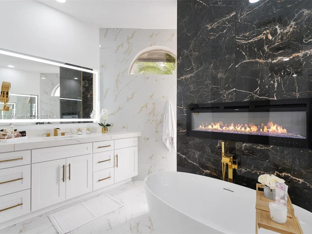 8489 NW 43rd Ct, Coral Springs FL 33065