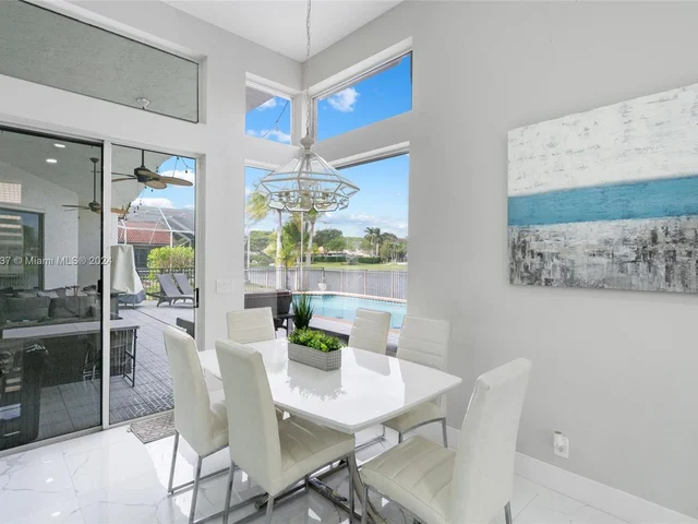 8489 NW 43rd Ct, Coral Springs FL 33065