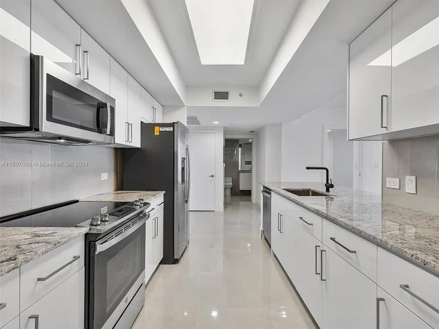 19501 W Country Club Dr # 2102, Aventura FL 33180