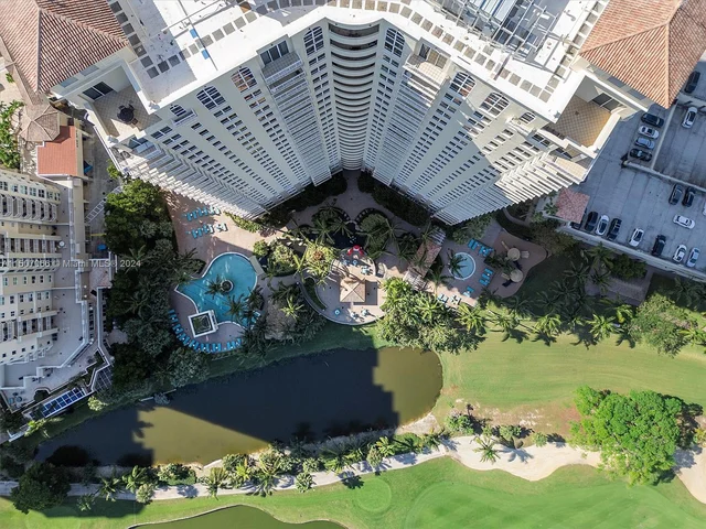 19501 W Country Club Dr # 2102, Aventura FL 33180