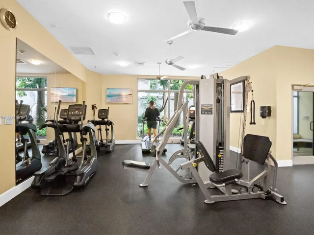 1830 Radius Dr # 822, Hollywood FL 33020