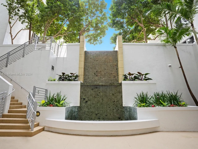 1830 Radius Dr # 822, Hollywood FL 33020