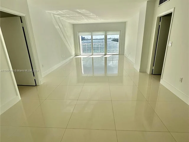 500 Bayview Dr # 630, Sunny Isles Beach FL 33160