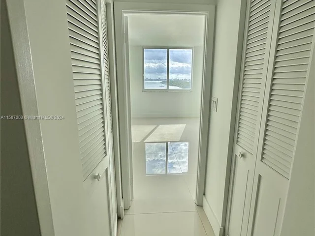 500 Bayview Dr # 630, Sunny Isles Beach FL 33160