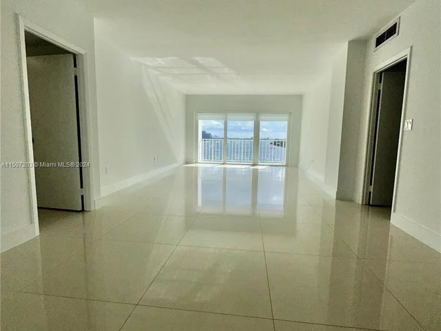 500 Bayview Dr # 630, Sunny Isles Beach FL 33160