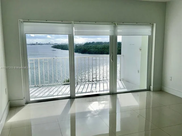500 Bayview Dr # 630, Sunny Isles Beach FL 33160