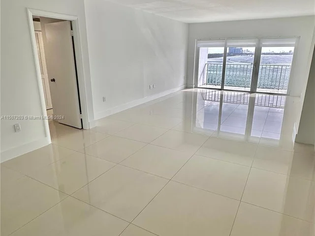 500 Bayview Dr # 630, Sunny Isles Beach FL 33160