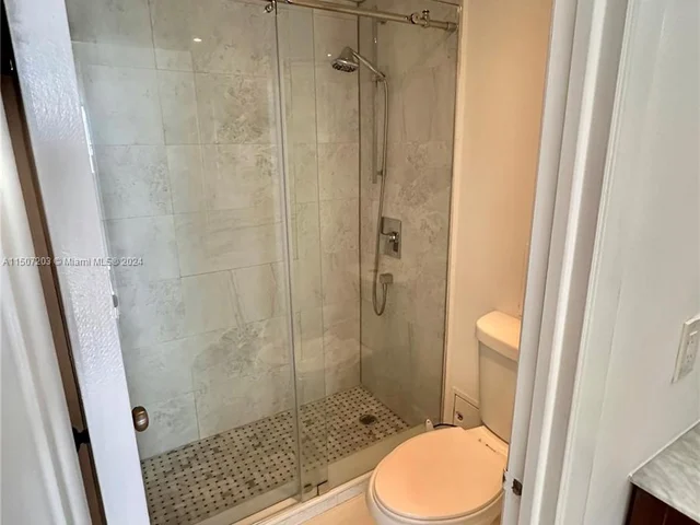 500 Bayview Dr # 630, Sunny Isles Beach FL 33160