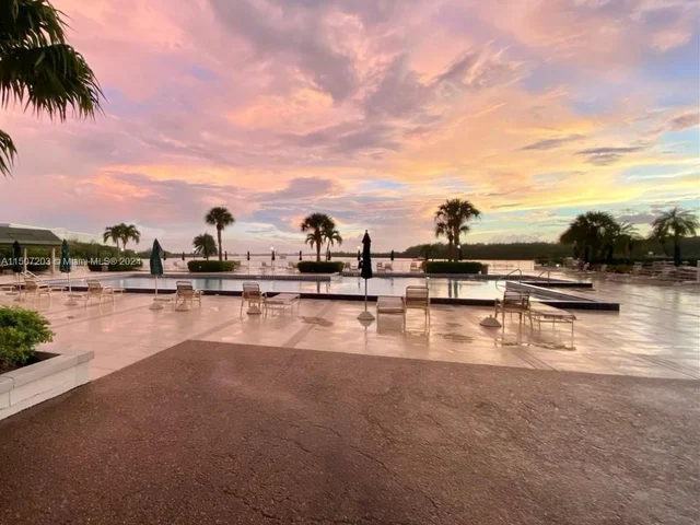 500 Bayview Dr # 630, Sunny Isles Beach FL 33160