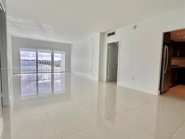 500 Bayview Dr # 630, Sunny Isles Beach FL 33160