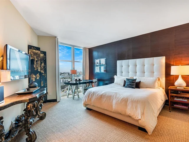 300 S Pointe Dr # 1604, Miami Beach FL 33139