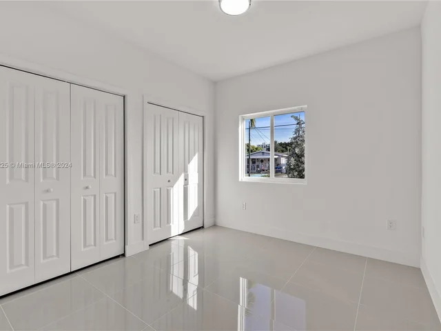 550 NW 58th Ct, Miami FL 33126