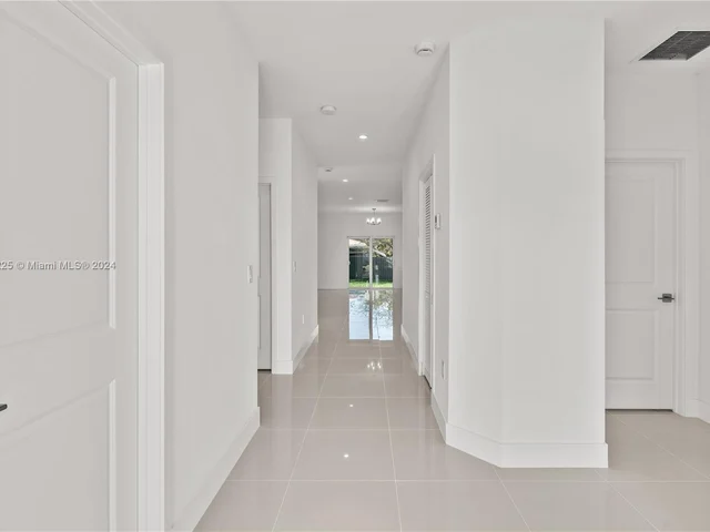 550 NW 58th Ct, Miami FL 33126