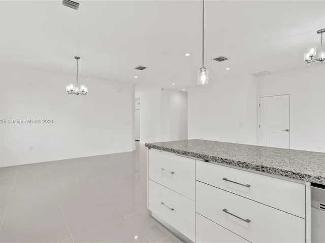 550 NW 58th Ct, Miami FL 33126