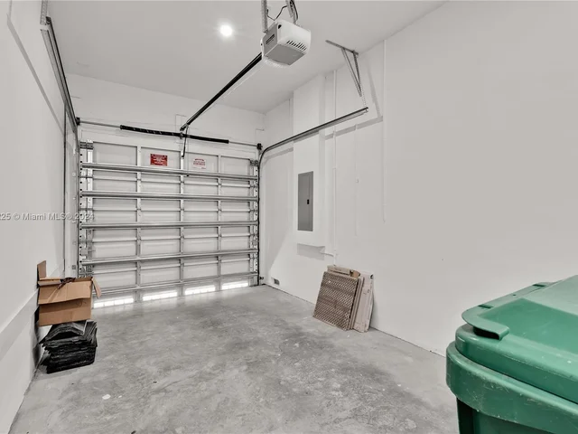 550 NW 58th Ct, Miami FL 33126