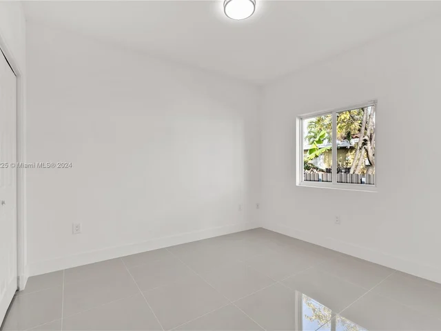 550 NW 58th Ct, Miami FL 33126