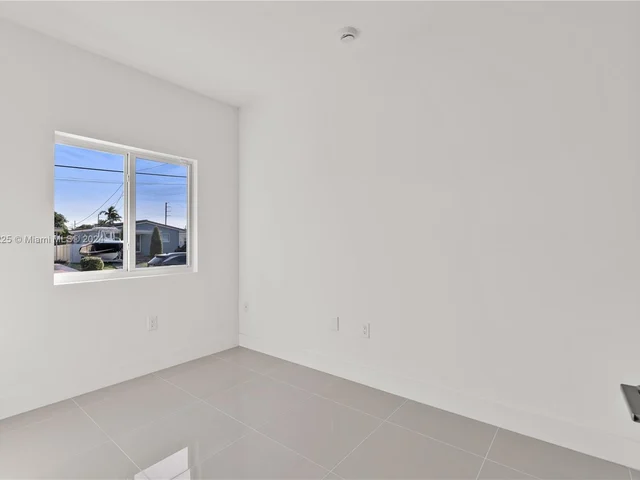 550 NW 58th Ct, Miami FL 33126