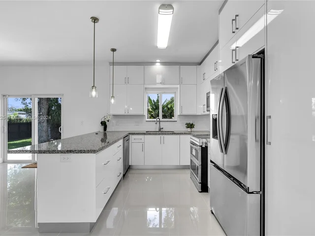 550 NW 58th Ct, Miami FL 33126