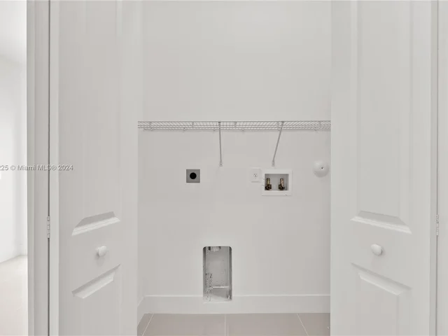 550 NW 58th Ct, Miami FL 33126