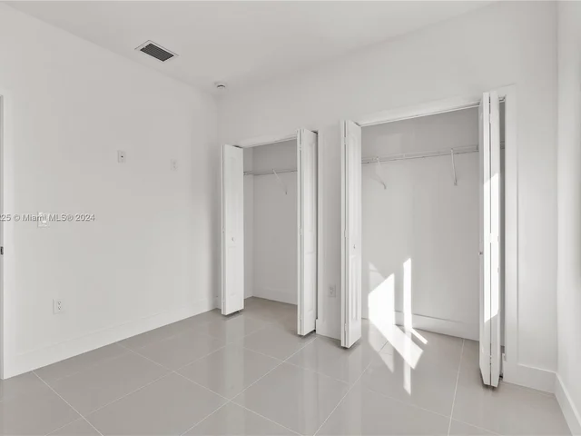 550 NW 58th Ct, Miami FL 33126