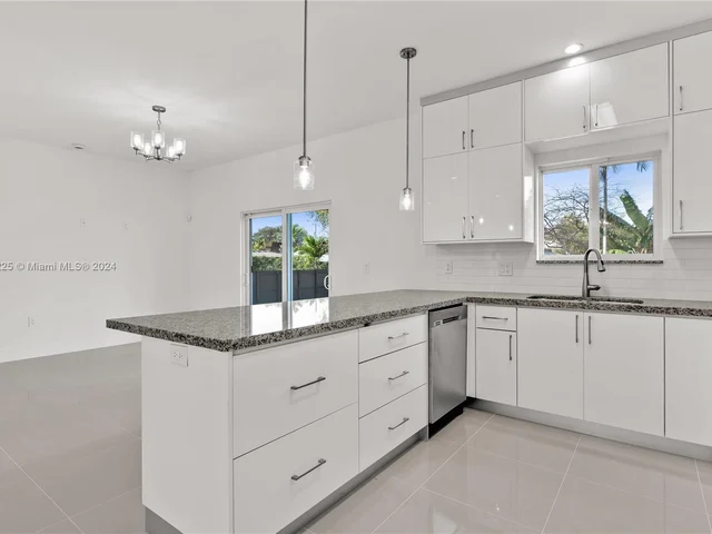 550 NW 58th Ct, Miami FL 33126