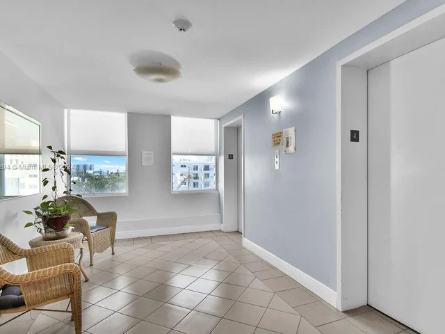 6969 Collins Ave # 412, Miami Beach FL 33141