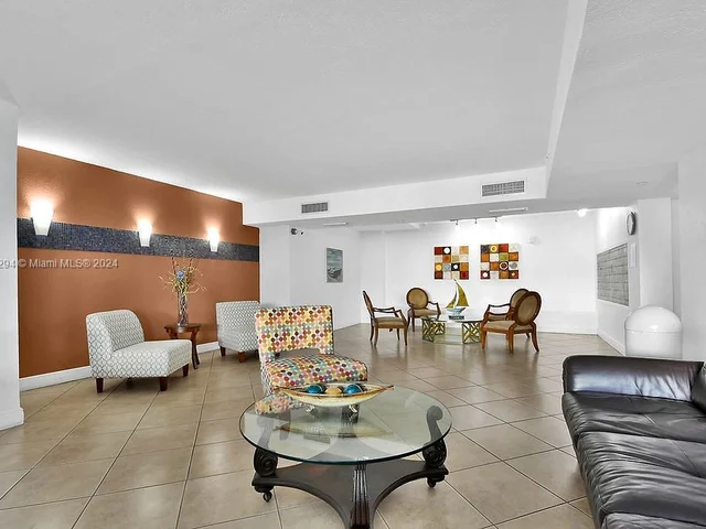 6969 Collins Ave # 412, Miami Beach FL 33141