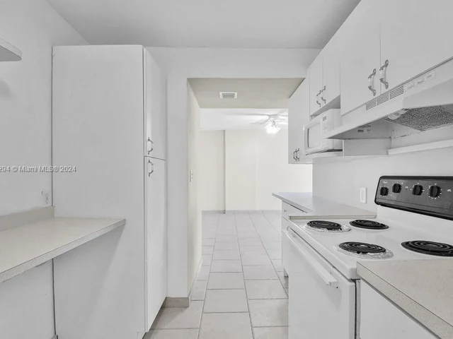 6969 Collins Ave # 412, Miami Beach FL 33141