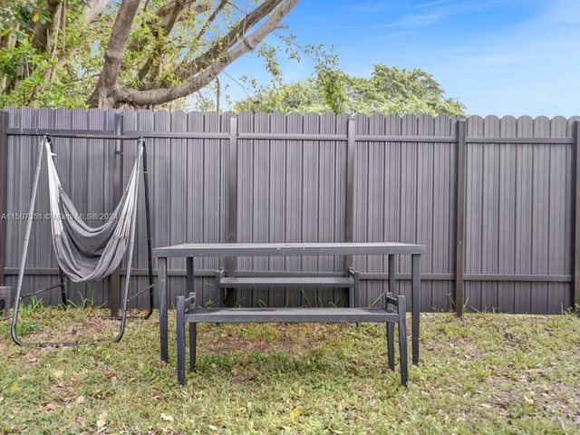 229 NW 7th Ave, Dania Beach FL 33004