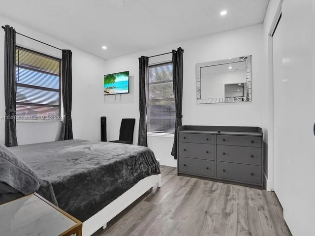 229 NW 7th Ave, Dania Beach FL 33004