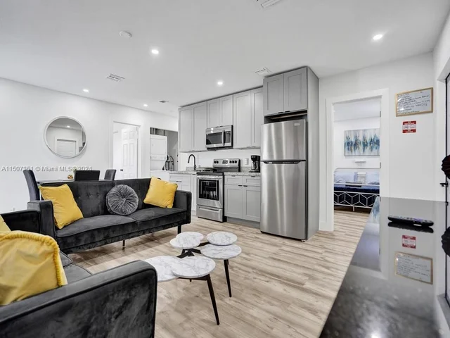 229 NW 7th Ave, Dania Beach FL 33004