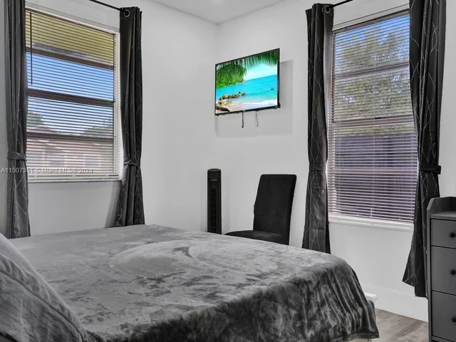 229 NW 7th Ave, Dania Beach FL 33004