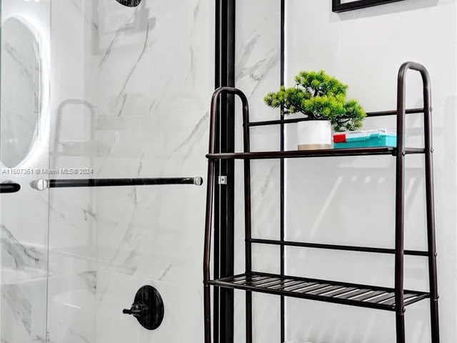 229 NW 7th Ave, Dania Beach FL 33004