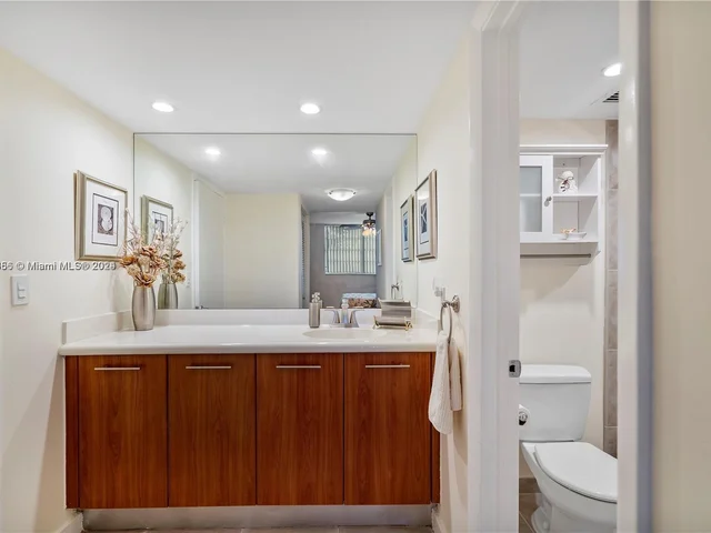 680 NE 64th St # A101, Miami FL 33138