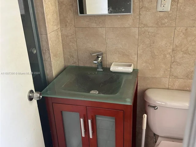 140 NE 128th St # 0, North Miami FL 33161