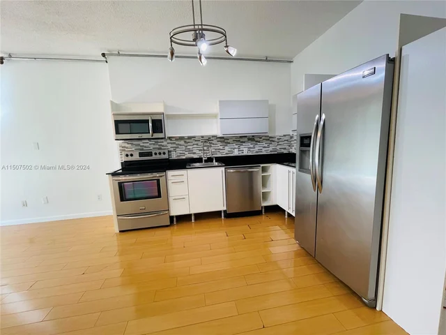 690 SW 1st Ct # 1030, Miami FL 33130